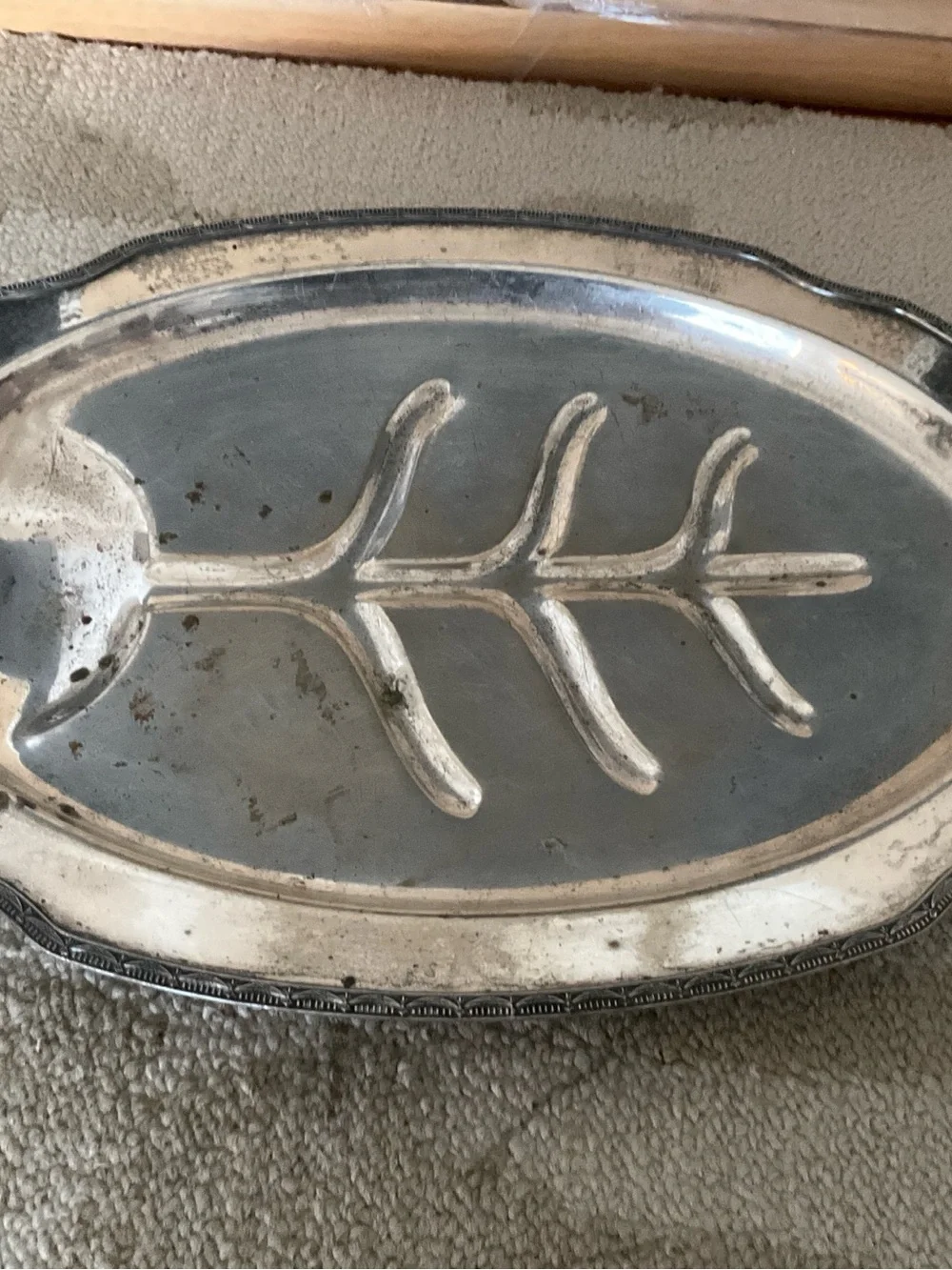 Silver-Tone Fish Serve Tray - Classic Home Kitchen Accent